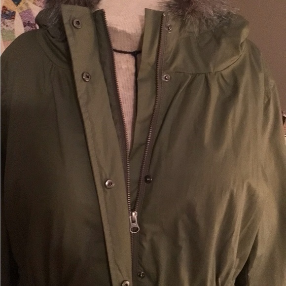 New Anorak coat from GARNET HILL, size 16. Color army green with faux fur lining - Picture 2 of 8